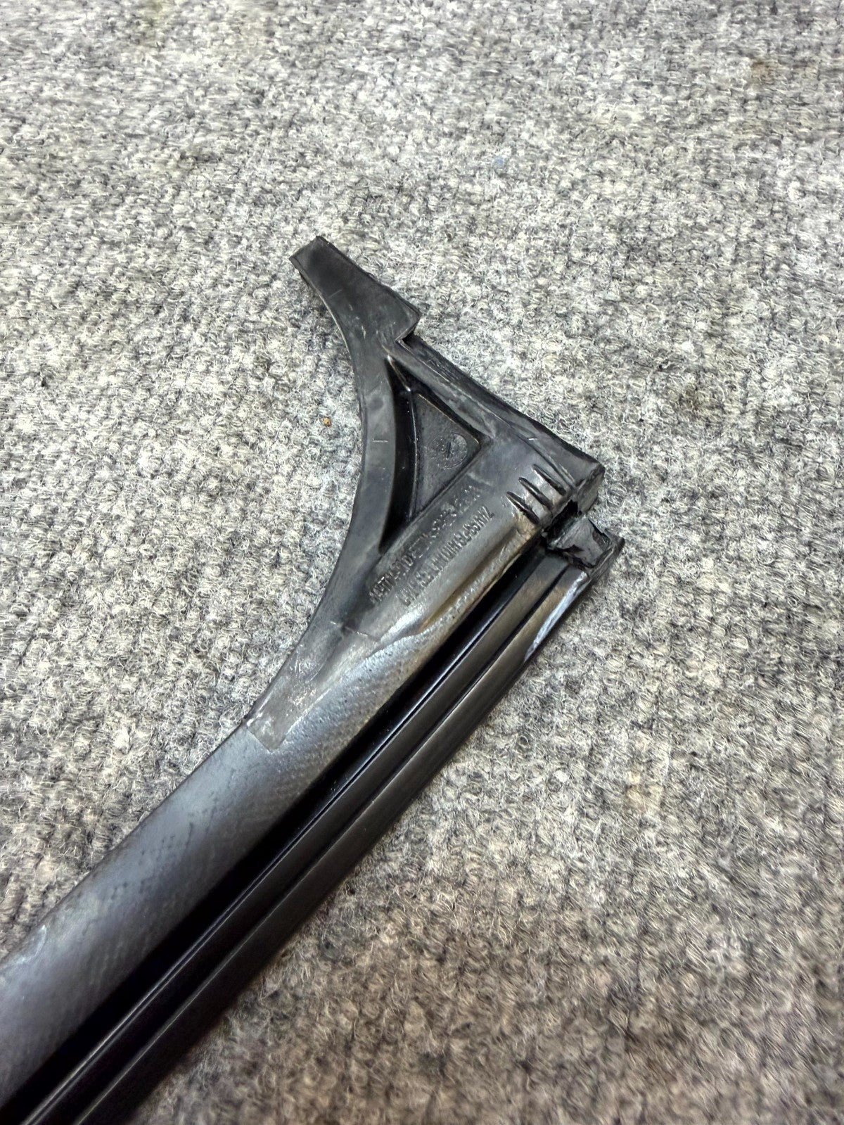 17-23 TESLA MODEL 3 REAR LEFT QUARTER GLASS WEATHERSTRIP SEAL OEM, 1497715-00-D