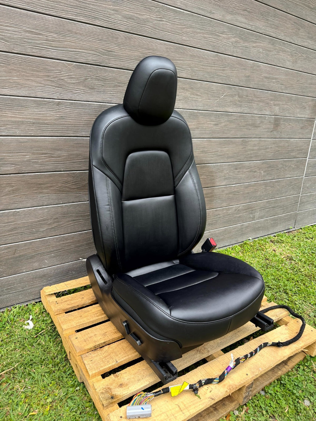 2017 - 2024 TESLA MODEL 3 Y FRONT RIGHT SIDE 1ST ROW FULL SEAT OEM, 1456943-99-E