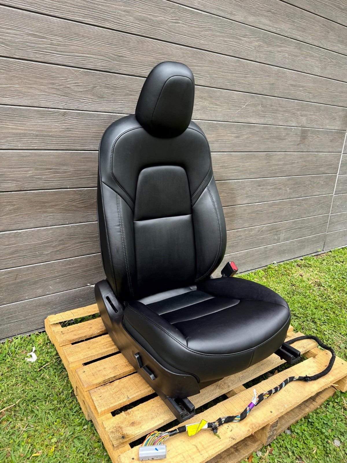 2017 - 2024 TESLA MODEL 3 Y FRONT RIGHT SIDE 1ST ROW FULL SEAT OEM, 1456943-99-E