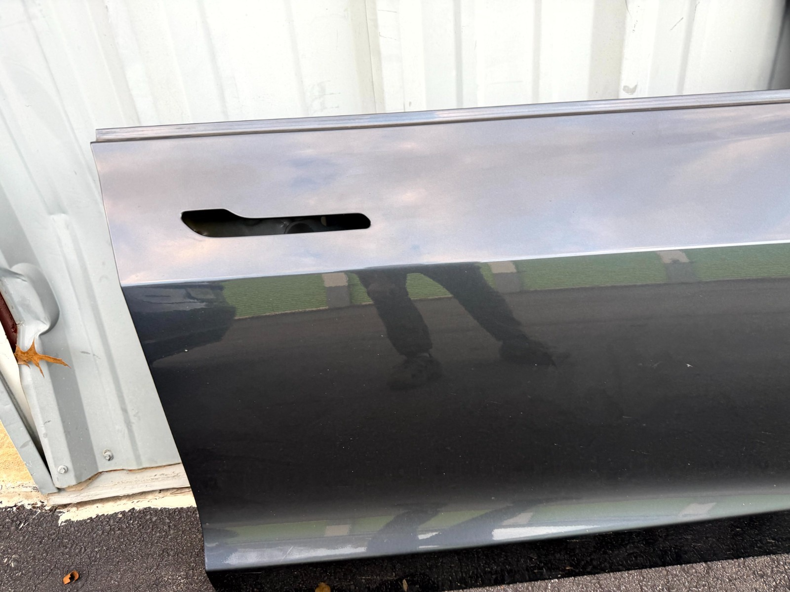 ♦️2017 - 2023 TESLA MODEL 3 FRONT RIGHT SIDE DOOR SHELL PANEL OEM, 1081420-E0-D