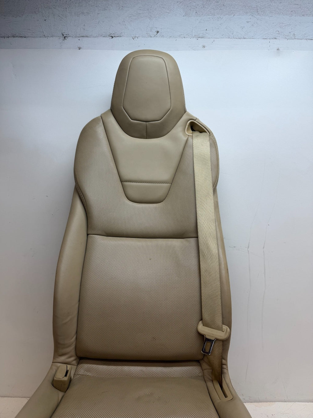 2016-2020 Tesla Model X Rear 2nd Row Middle Seat Assembly Complete 1059717-00-B