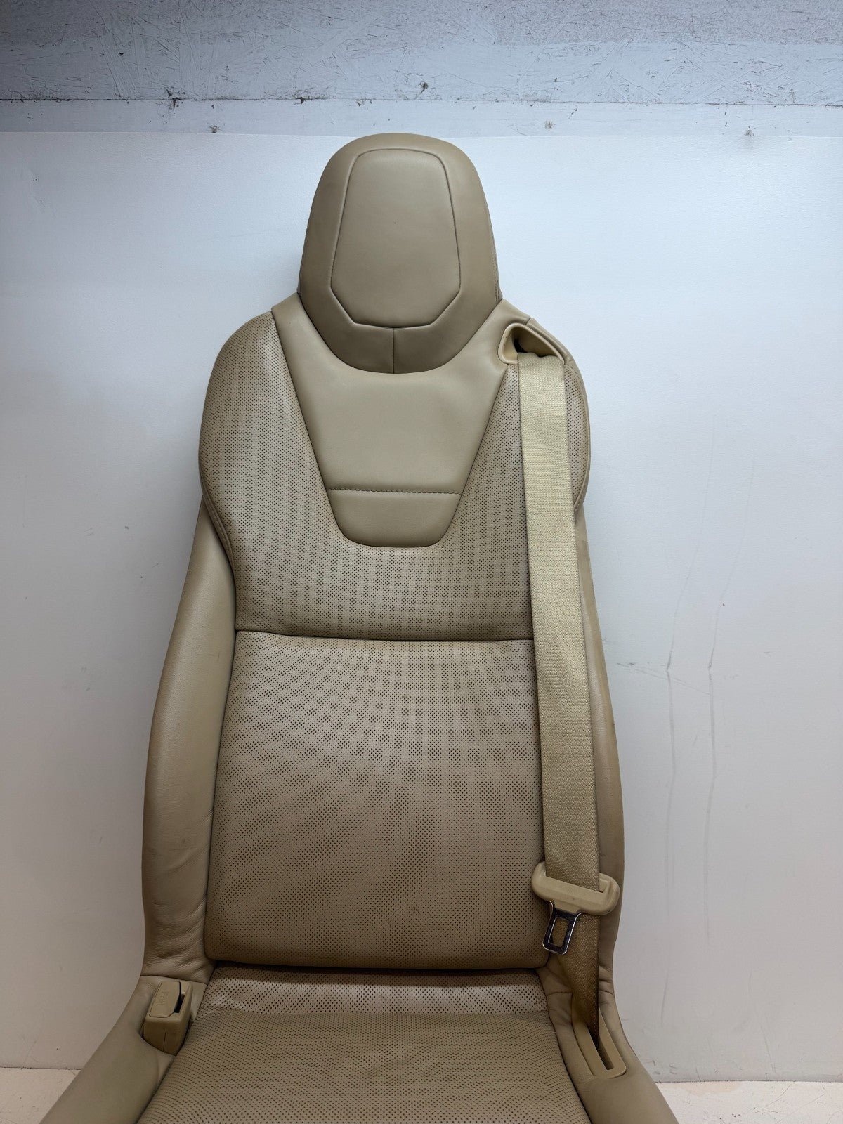 2016-2020 Tesla Model X Rear 2nd Row Middle Seat Assembly Complete 1059717-00-B