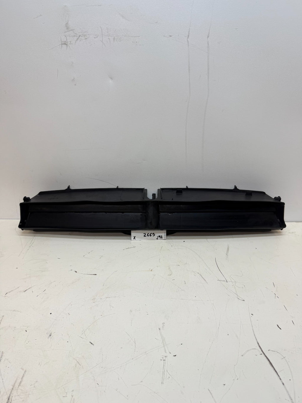 2016-2020 Tesla Model X Center Active Air Duct Shutter Intake Grille OEM