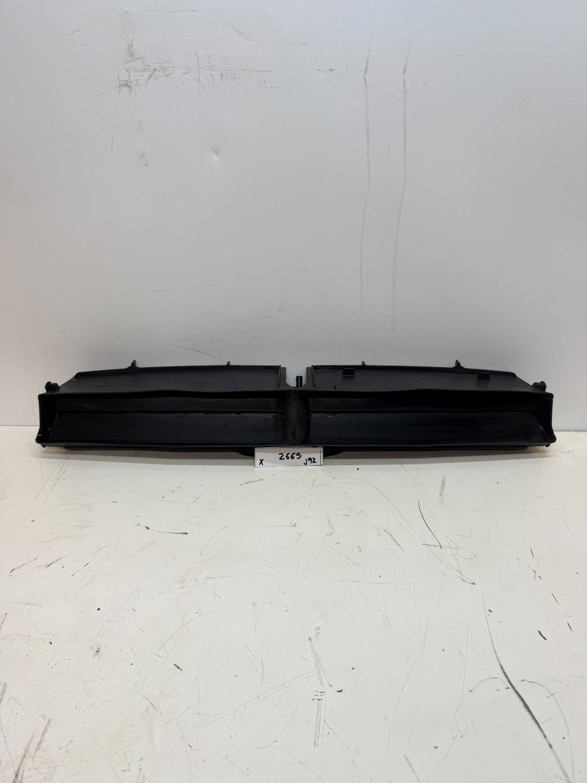 2016-2020 Tesla Model X Center Active Air Duct Shutter Intake Grille OEM