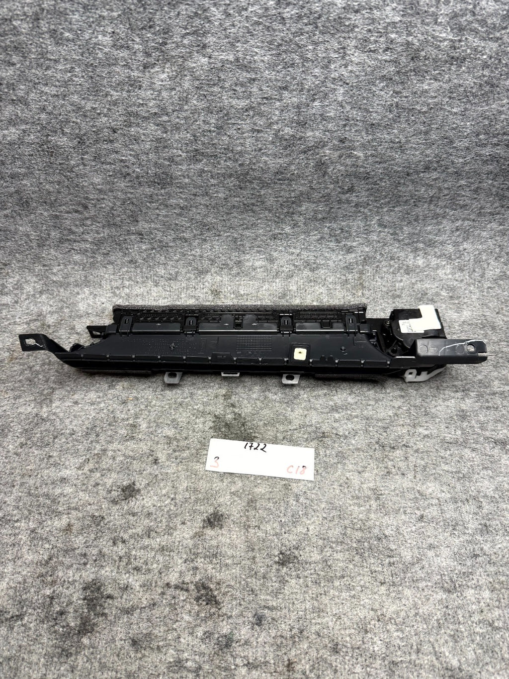 ♦️17-23 TESLA MODEL 3 DASH RIGHT SIDE HEATER AC AIR VENT DUCT OEM, 1083325-00-G