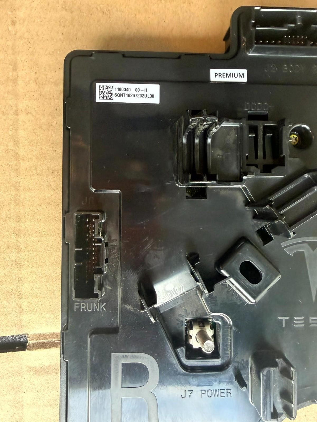 ♦️17-23 TESLA MODEL 3 RIGHT LOW VOLTAGE CONTROLLER MODULE UNIT OEM, 1100340-00-H