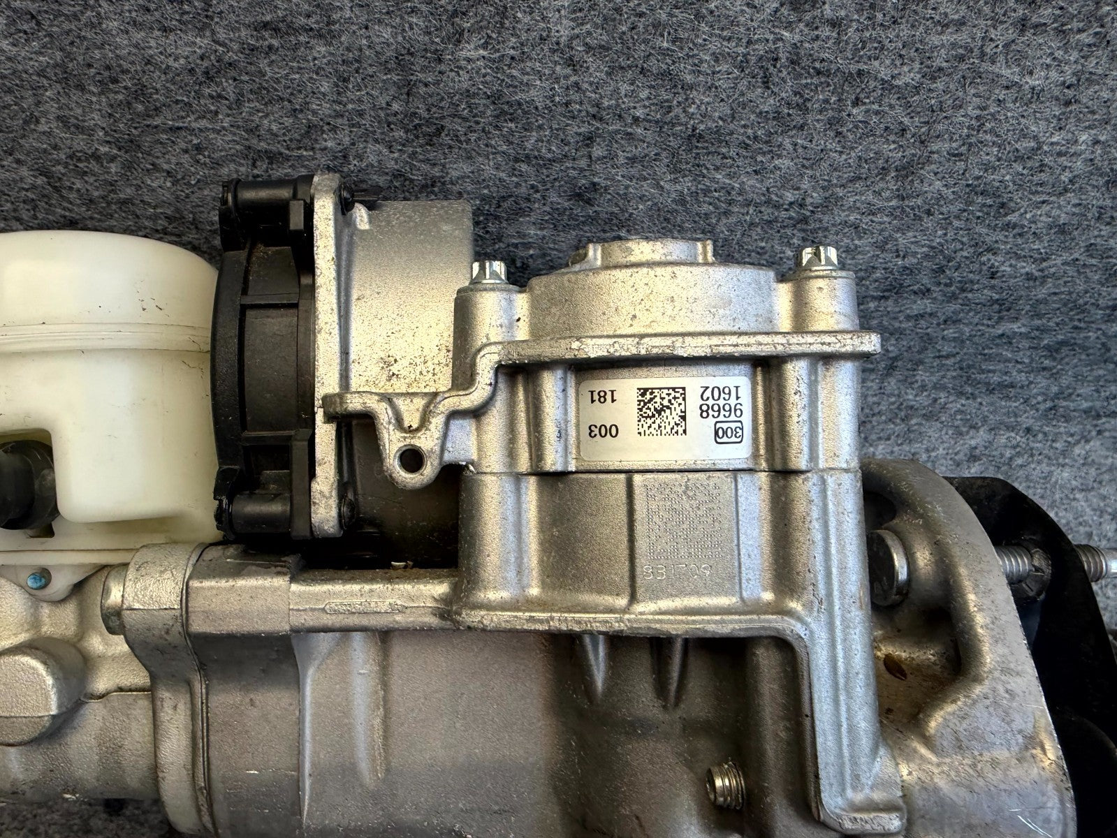 ♦️12-20 TESLA MODEL S BRAKE BOOSTER MASTER CYLINDER W/ RESERVOIR OEM, 103712300B