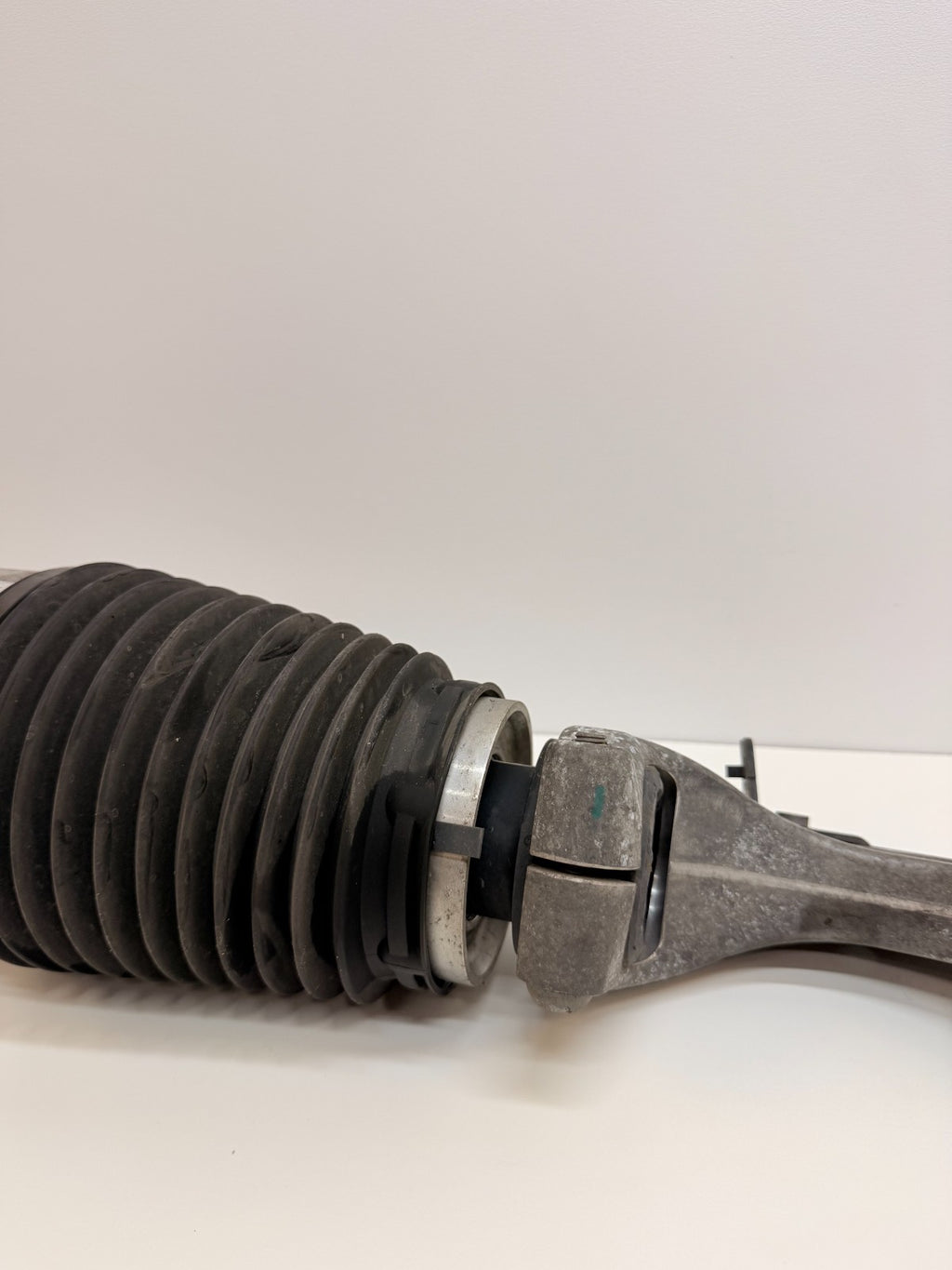 2016-2020 Tesla Model S Front Right Air Suspension Shock Strut 1067361-25-C