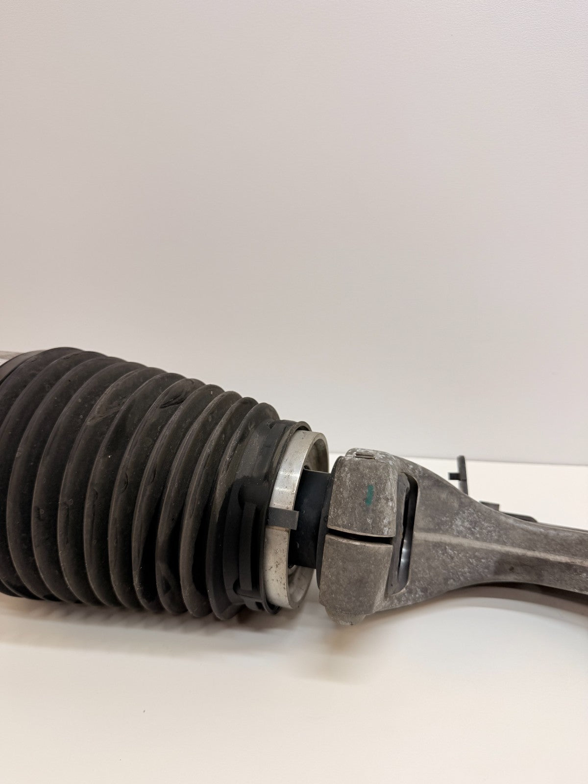 2016-2020 Tesla Model S Front Right Air Suspension Shock Strut 1067361-25-C