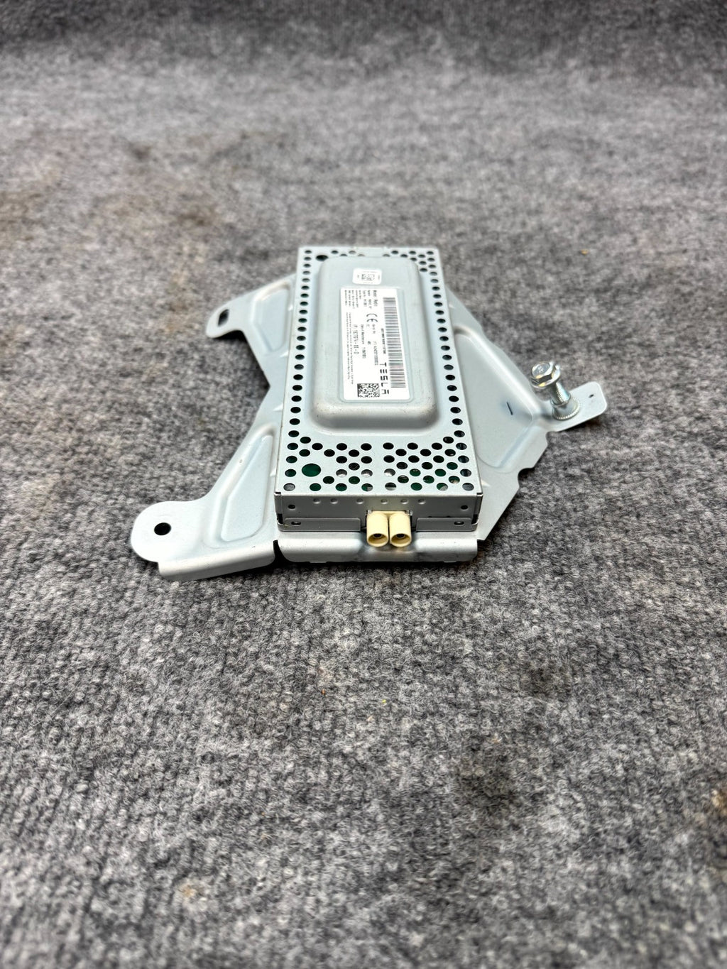 2020 - 2024 TESLA MODEL Y RADIO RECEIVER CONTROL MODULE UNIT OEM, 1527974-00-D