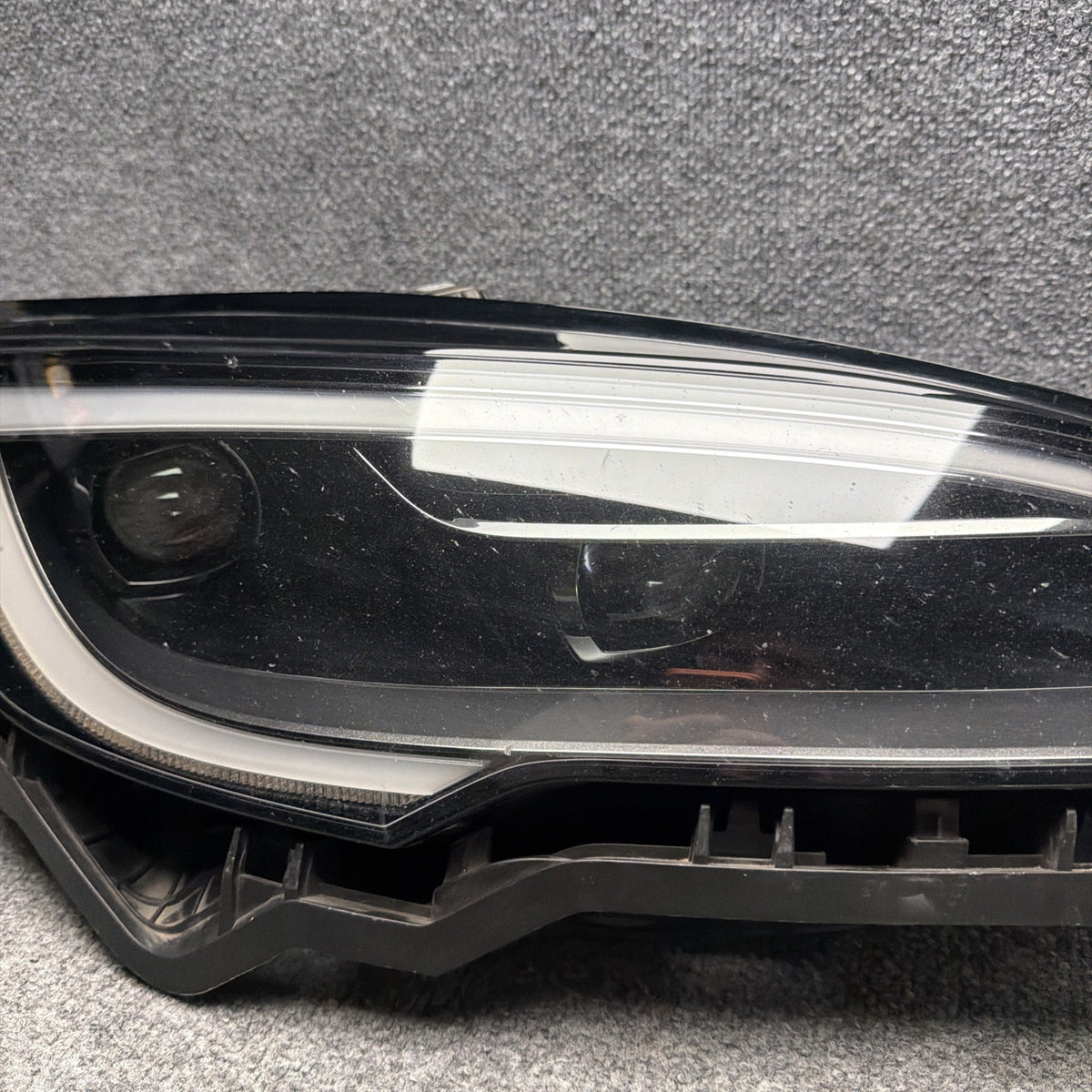 2022-2025 TESLA MODEL S RIGHT HEADLIGHT BLACK Projector LED 1563714-00-F OEM