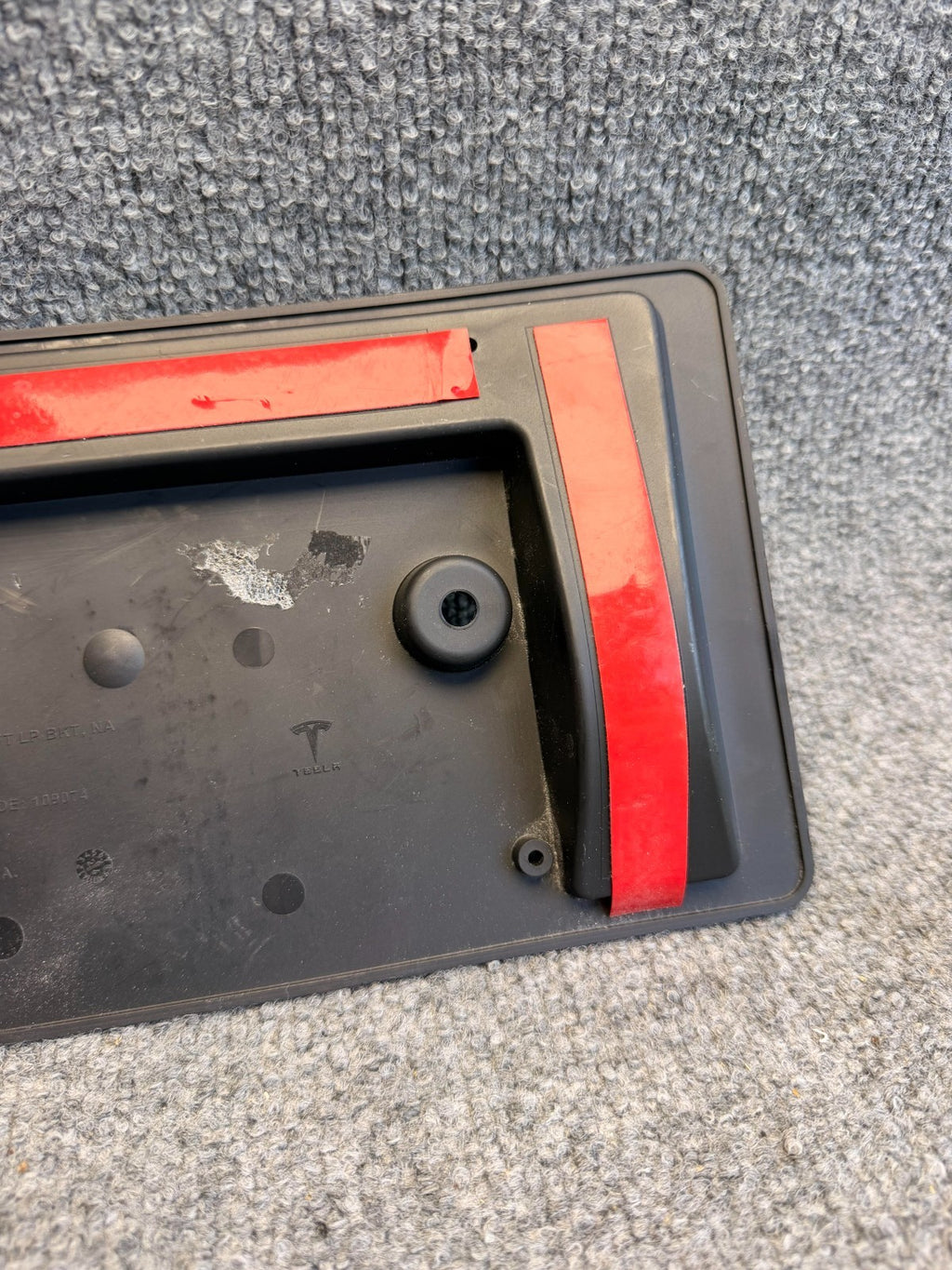 2017-2025 TESLA MODEL 3 LICENSE PLATE BRACKET  FRONT 1694547-00-B