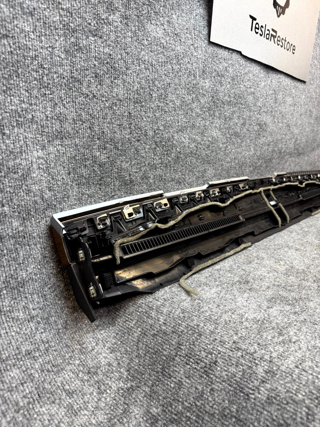 2017 - 2023 TESLA MODEL 3 DASH WOOD MOLDING PANEL TRIM BEZEL OEM, 1091225-00-D