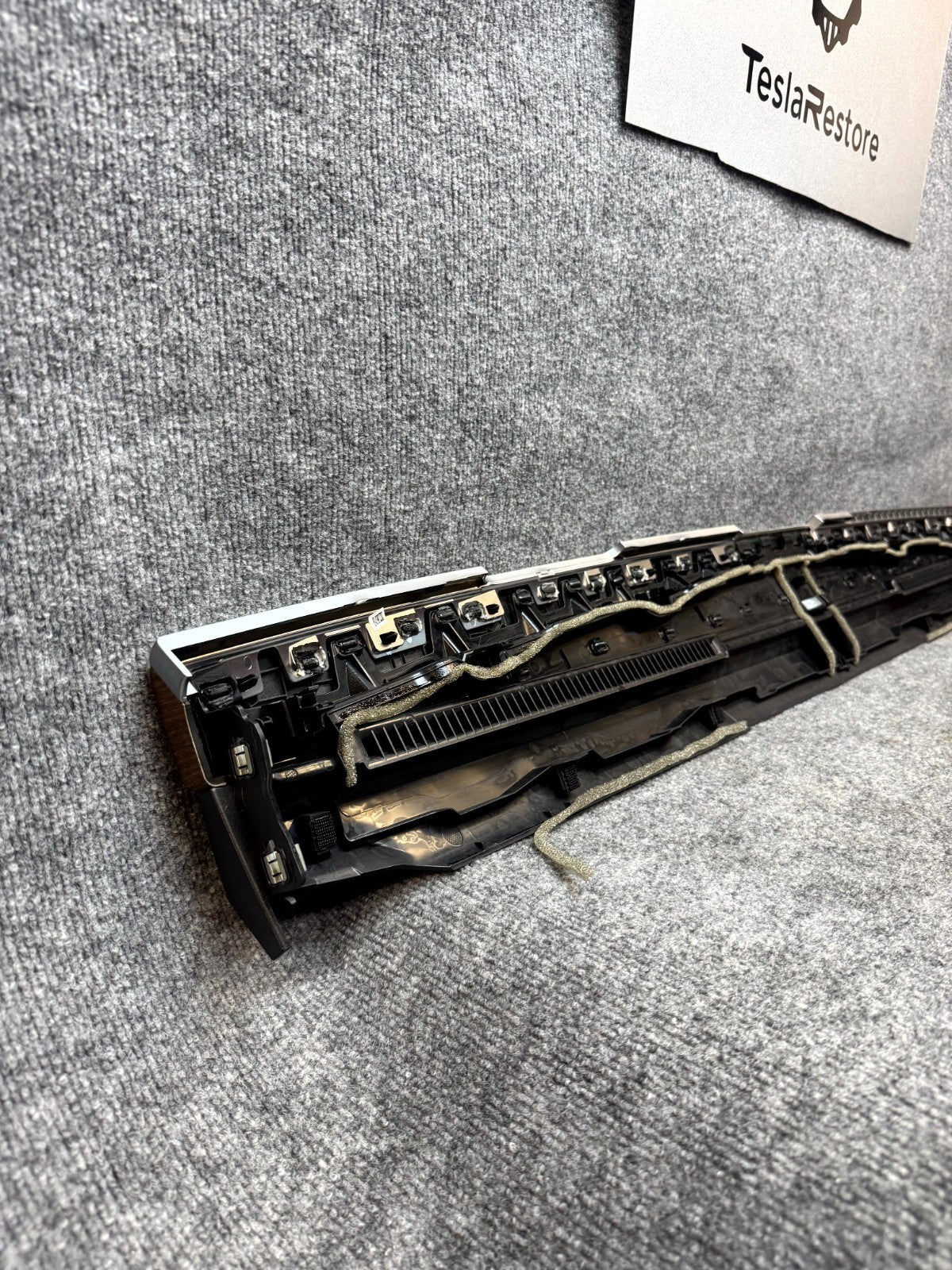 2017 - 2023 TESLA MODEL 3 DASH WOOD MOLDING PANEL TRIM BEZEL OEM, 1091225-00-D