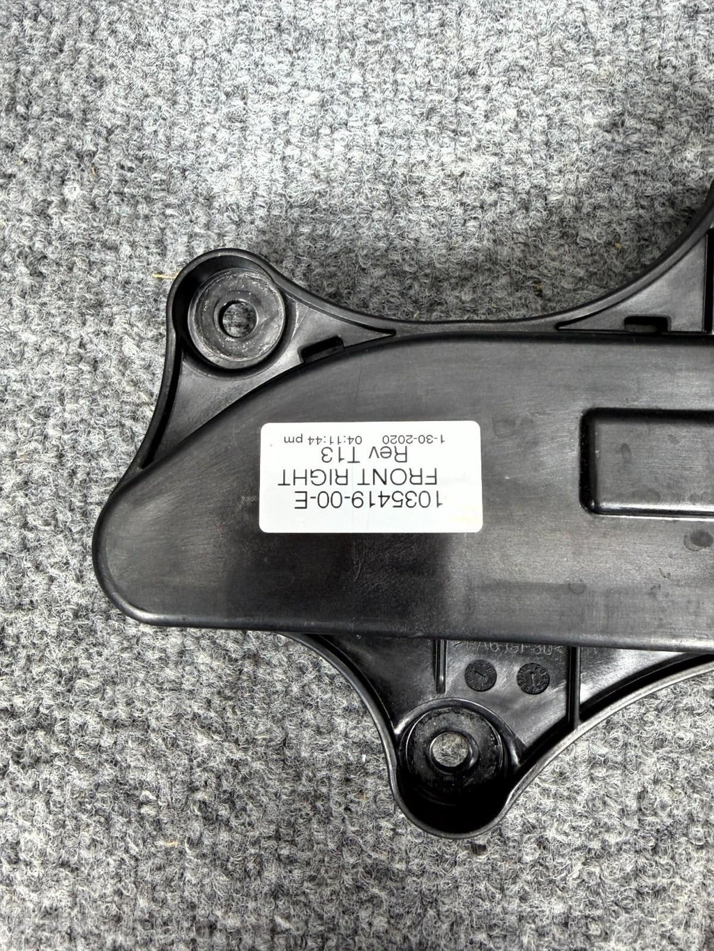 16-20 Tesla Model X Front Right Side Exterior Door Handle OEM, 1035419-00-E