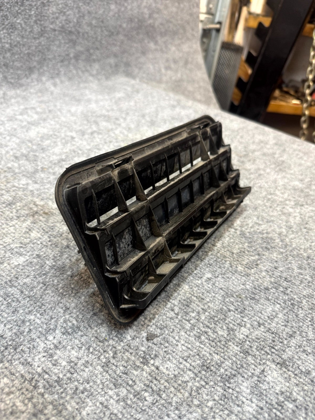 2017-2023 TESLA MODEL 3 REAR RH/LH SIDE QUARTER AIR VENT GRILLE OEM,1098751-00-C
