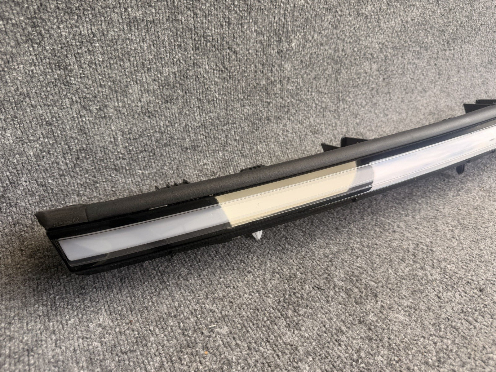 OEM 2025-2026 Tesla Model Y Front LED Light Bar Lamp Assembly 2038294-00-E