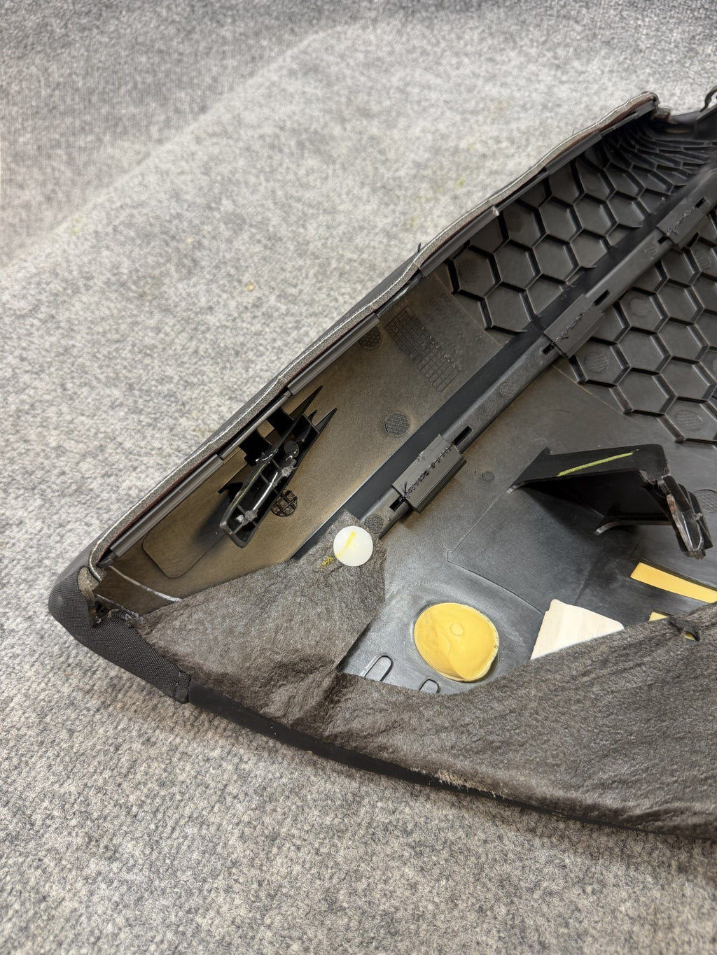 2020 - 2024 TESLA MODEL Y REAR LEFT SIDE SEAT BOLSTER CUSHION OEM, 1096027-61-I