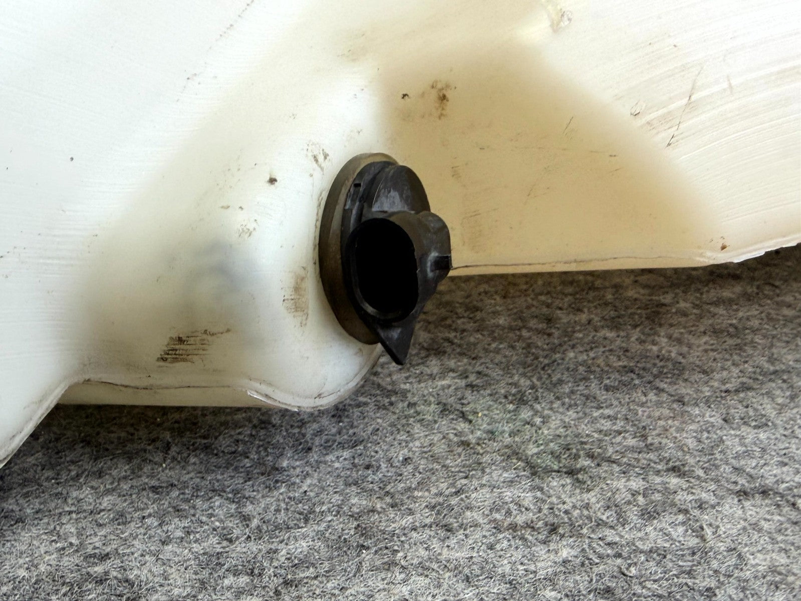 ♦️12-16 TESLA MODEL S WINDSHIELD WASHER RESERVOIR TANK BOTTLE OEM, 1005400-00-B