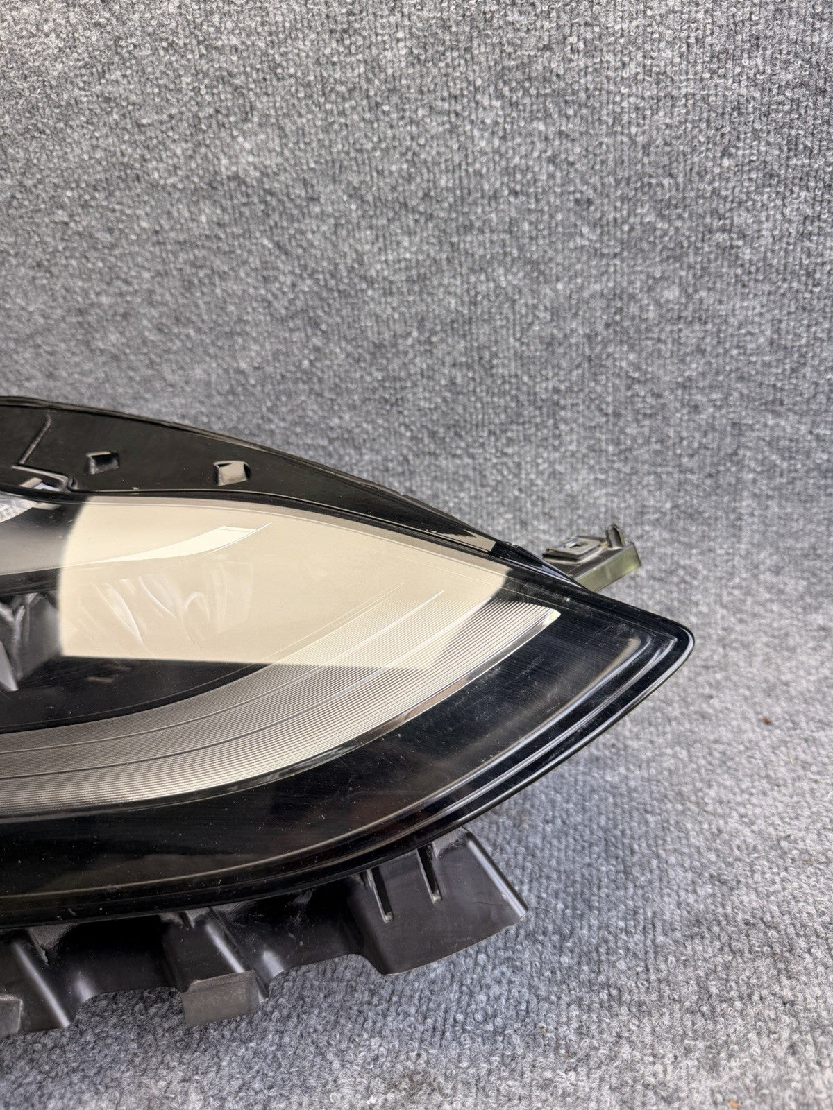 20-24 Tesla Model 3-Y Front Right Headlight Projector Headlamp RH 1514953-00-E