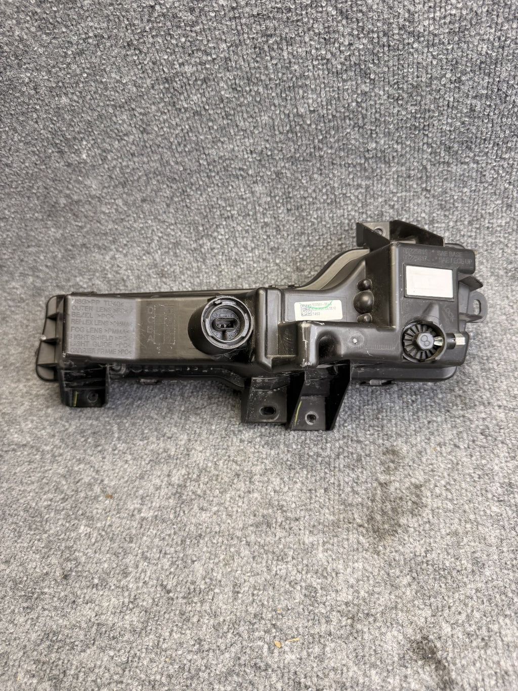 2017 - 2024 TESLA MODEL 3 Y FRONT RIGHT SIDE LED FOG LIGHT OEM, 1507931-00-C