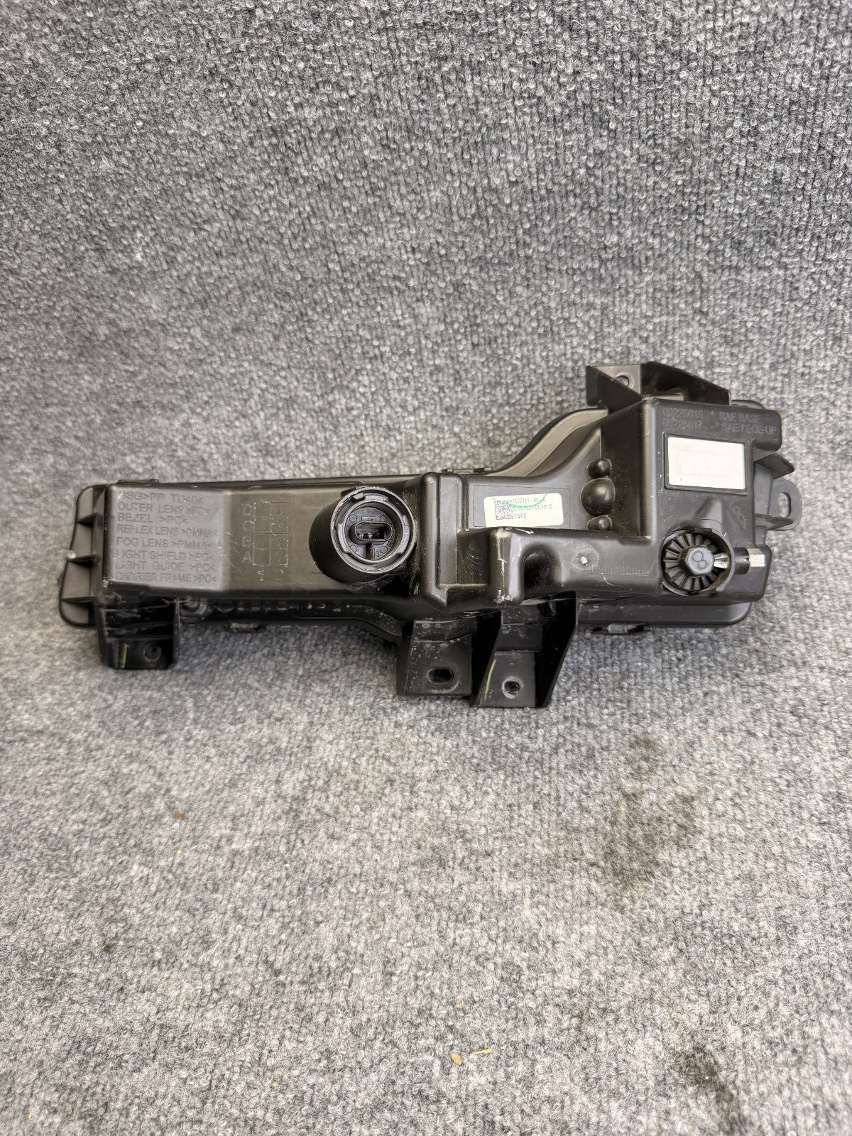 2017 - 2024 TESLA MODEL 3 Y FRONT RIGHT SIDE LED FOG LIGHT OEM, 1507931-00-C