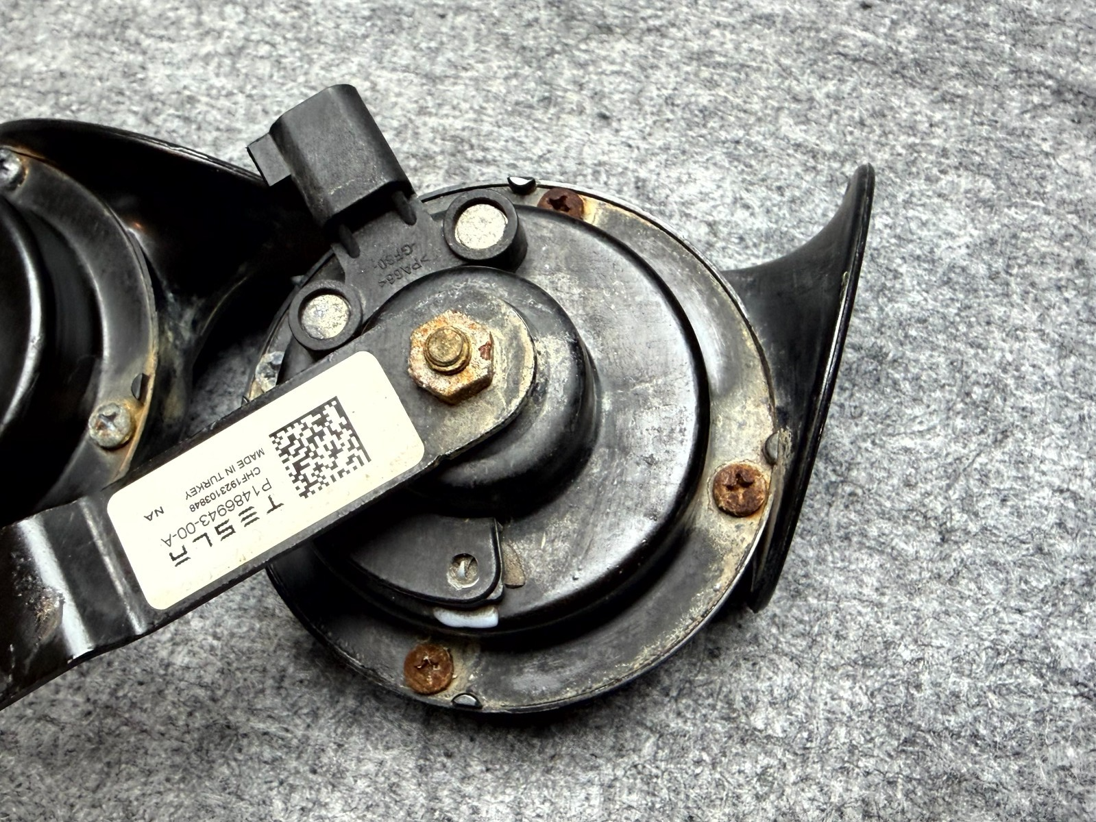 ♦️17–23 TESLA MODEL 3 LOW & HIGH PITCH NOTE TONE HORN SET OEM, P1486943-00-A