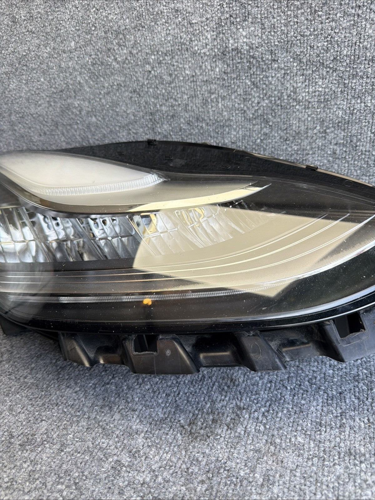 ♦️18-23 TESLA MODEL 3/Y HEADLIGHT RIGHT PASSENGER Reflector 1077372-10-I OEM
