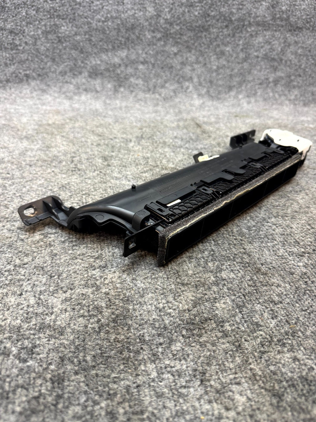 2017-2023 TESLA MODEL 3 RIGHT FRONT DASH AIR VENT GRILLE TRIM OEM, 1135554-00-A