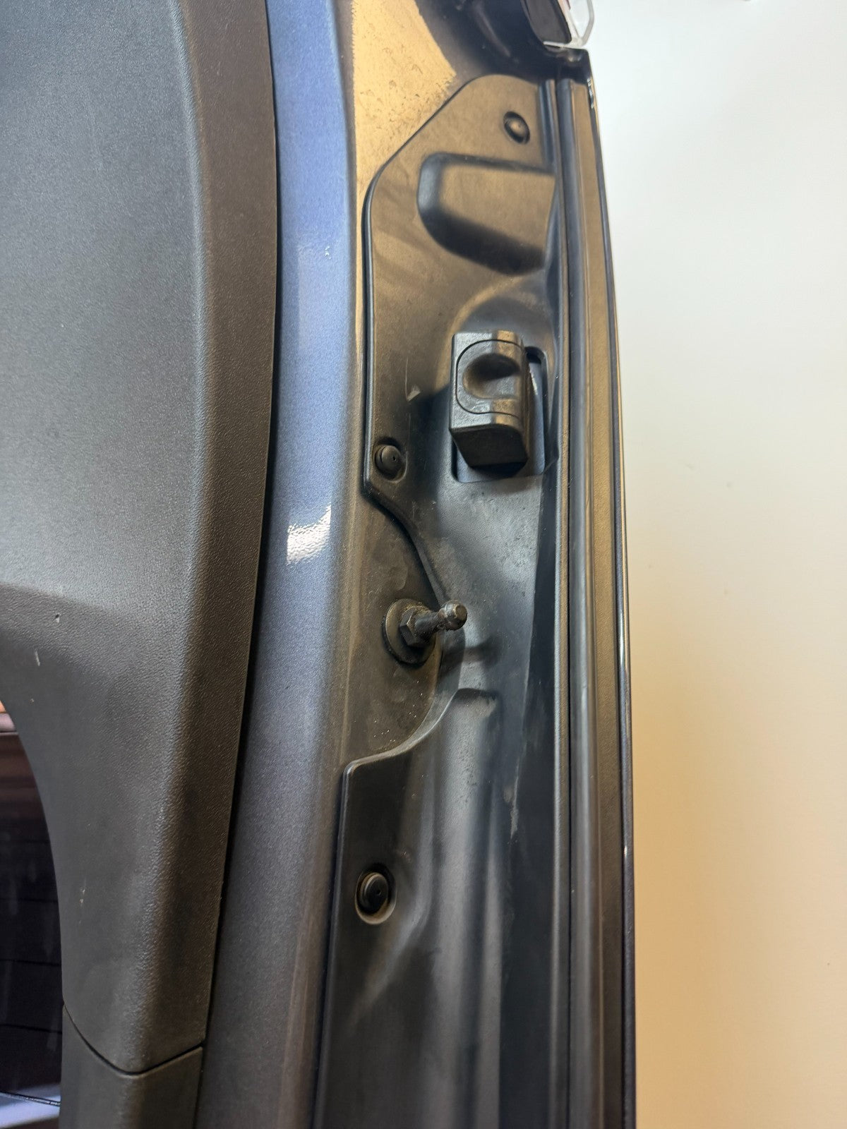 2016-2020 Tesla  Model S Liftgate Trunk Lid Tailgate Hatch Shell Black w/ Glass
