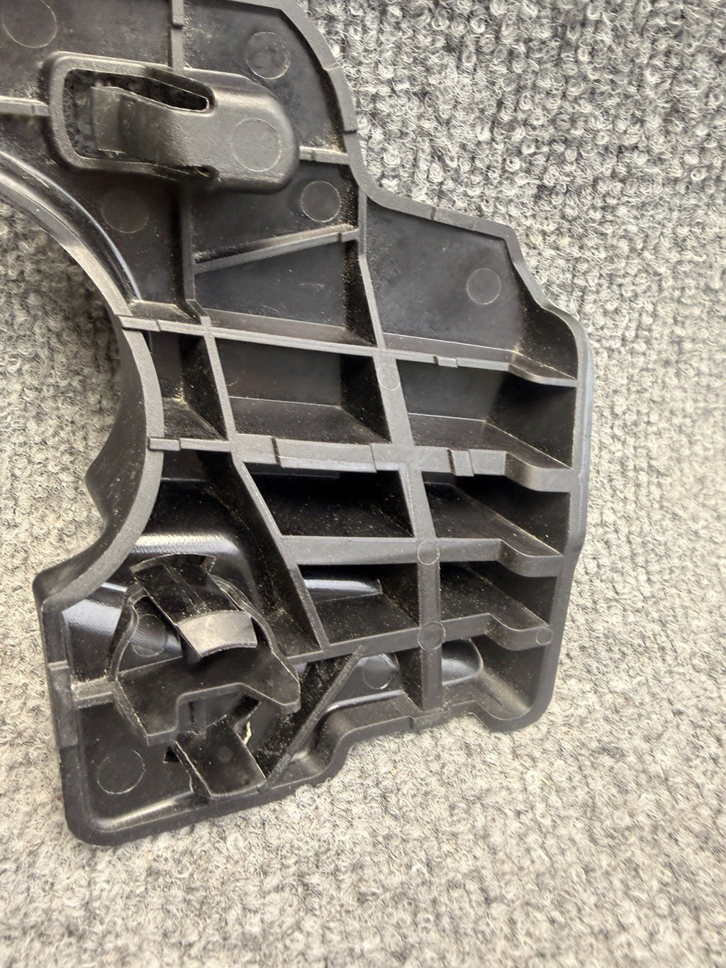 💢2024-2025 Tesla Model 3 Rear Left Driver Side Bumper Bracket OEM