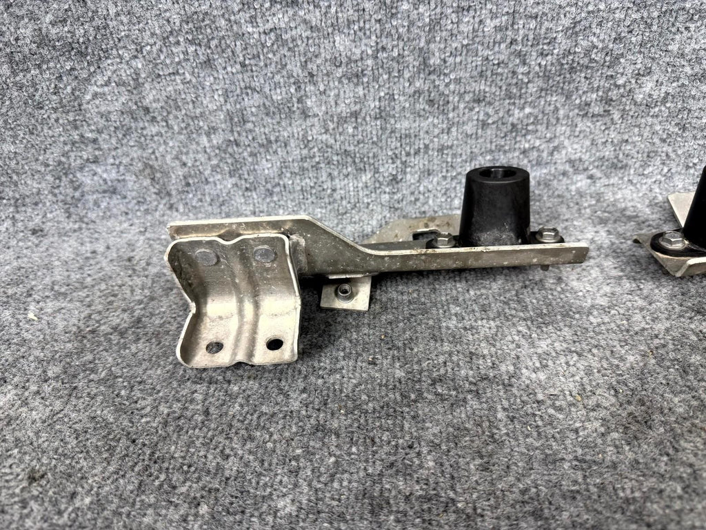 ♦️16-20 Tesla Model X Front Left & Right Bumper Ankle Catcher OEM, 1061424-00-C