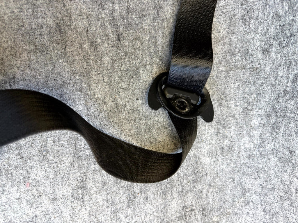 ♦️2012 - 2020 TESLA MODEL S FRONT LEFT SEAT BELT & RETRACTOR OEM, 1019468-03-C