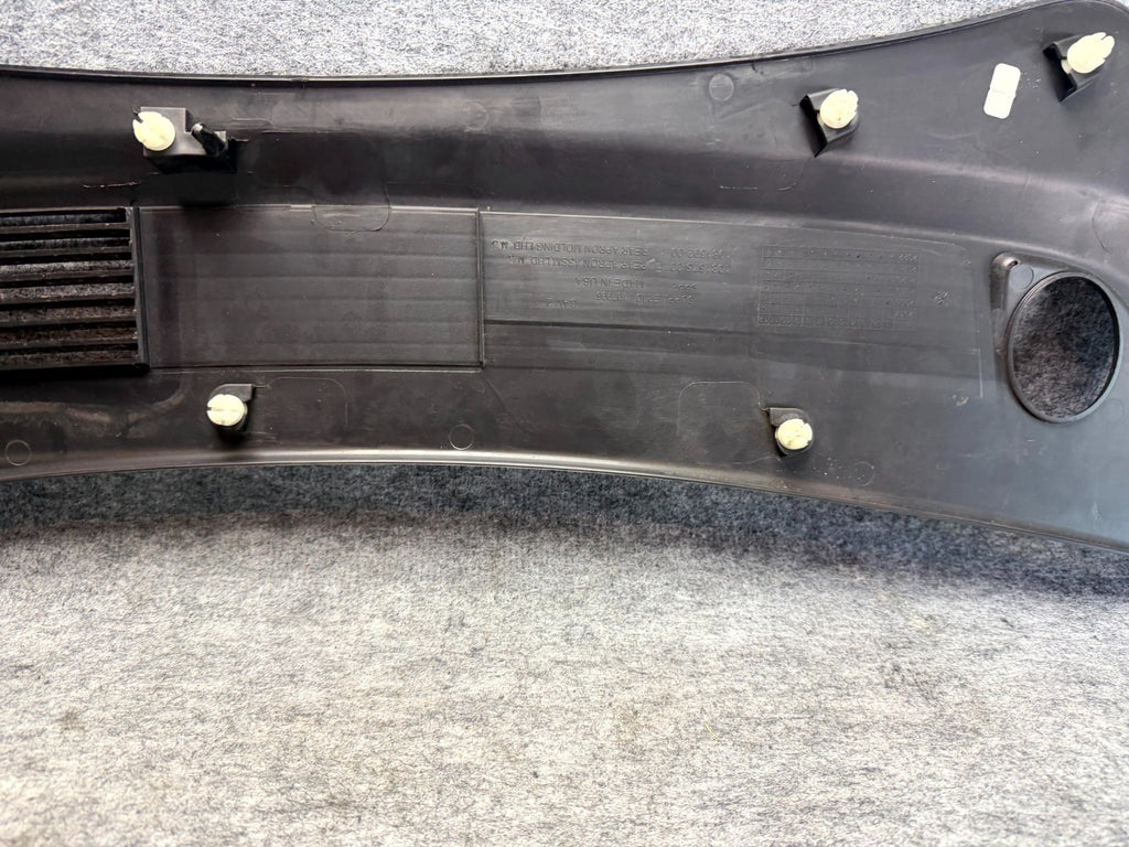 ♦️17-23 TESLA MODEL 3 FRONT WINDSHIELD COWL VENT COVER PANEL OEM, 1081675-00-E