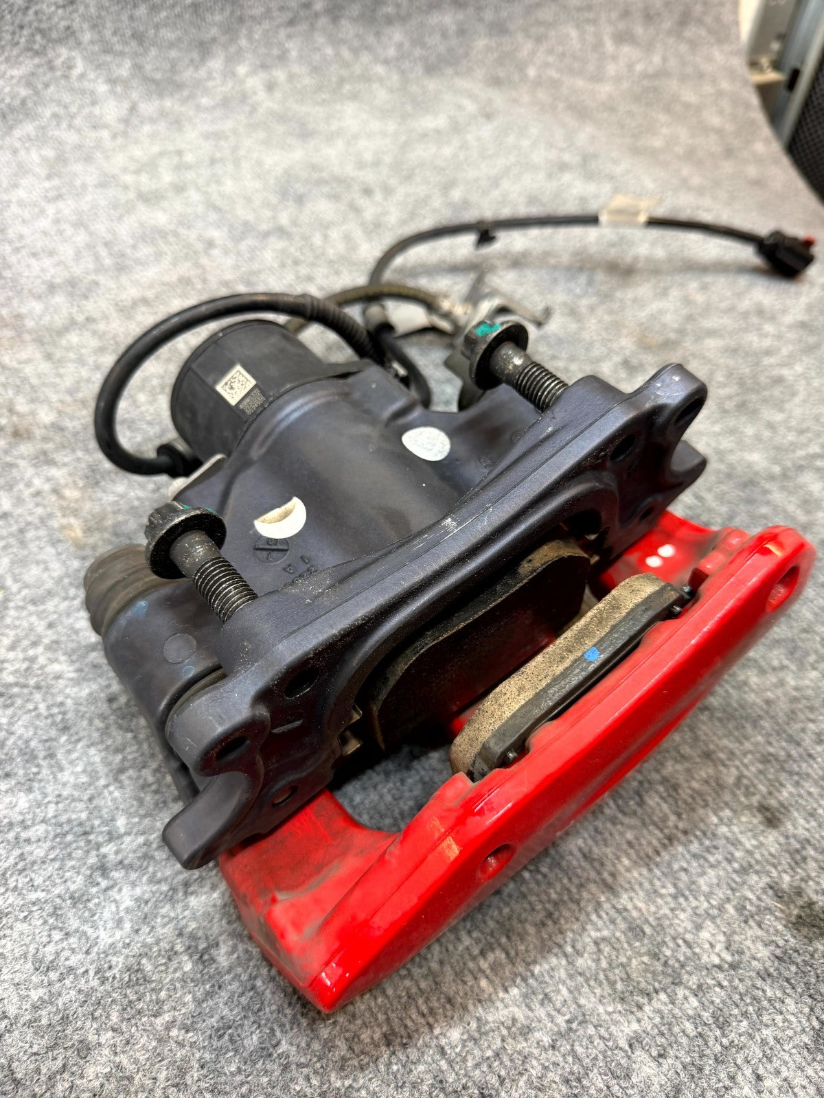 2020-2024 TESLA MODEL Y REAR LEFT BREMBO BRAKE CALIPER RED OEM, 1188643-00-C
