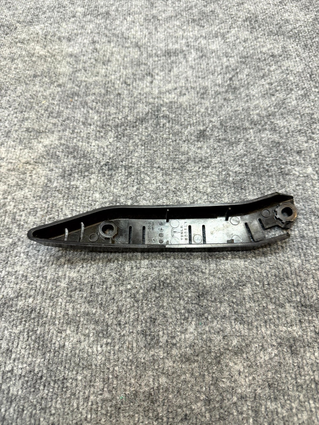 2020 - 2024 TESLA MODEL Y FRONT FENDER BUMPER BRACKET SUPPORT OEM, 1493771-00-B