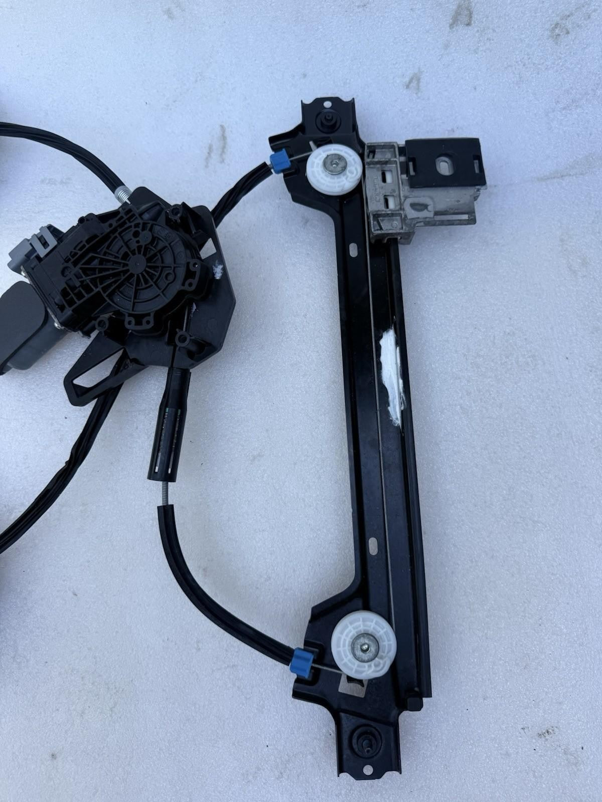 ♦️16-20 TESLA MODEL X REAR RIGHT SIDE DOOR WINDOW REGULATOR MOTOR OEM,102882199E