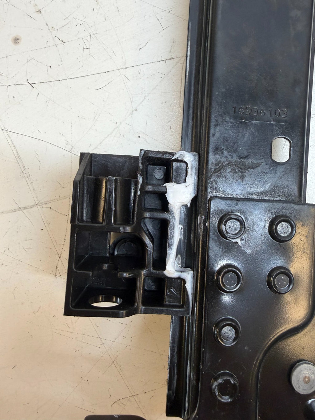 12-20 Tesla Model S Rear Passenger Side Door Window Regulator Motor 6006377-00-G