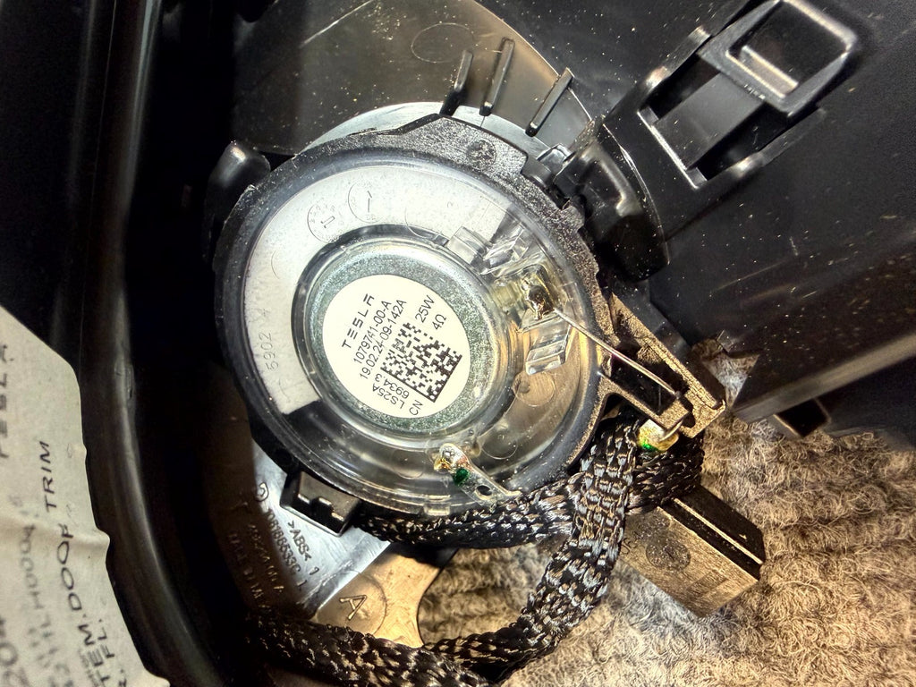 2020 - 2024 TESLA MODEL Y FRONT LEFT DOOR CORNER TWEETER SPEAKER OEM, 149820488B