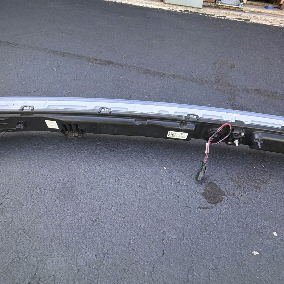 2024-2026 TESLA CYBERTRUCK FRONT CENTER DRL LIGHT LAMP BAR LED OEM 1806407-00-F
