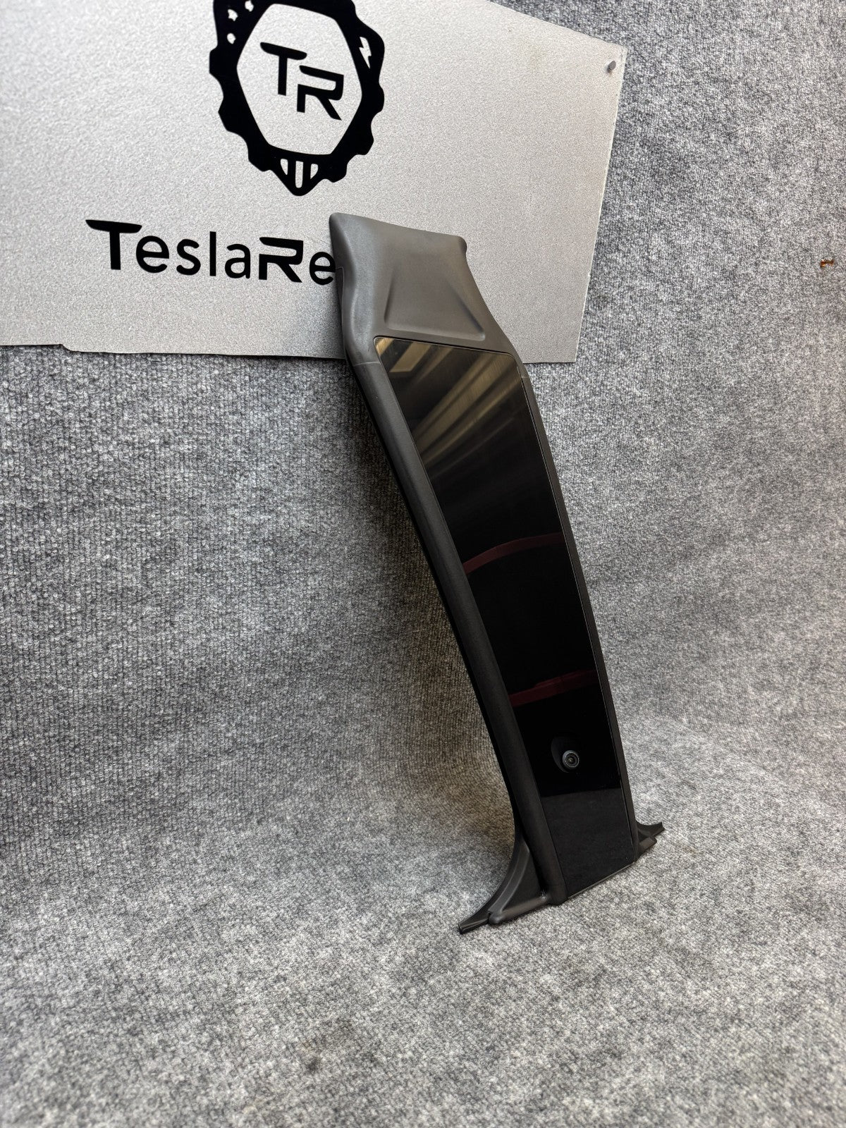 2020 - 2024 TESLA MODEL Y RIGHT SIDE B-PILLAR GLASS TRIM CAMERA OEM 1785300-00-B