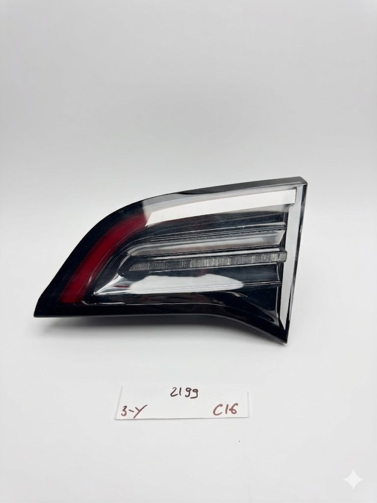2017-2023 TESLA MODEL 3 REAR RIGHT PASSENGER SIDE INNER TAILLIGHT LIGHT LAMP