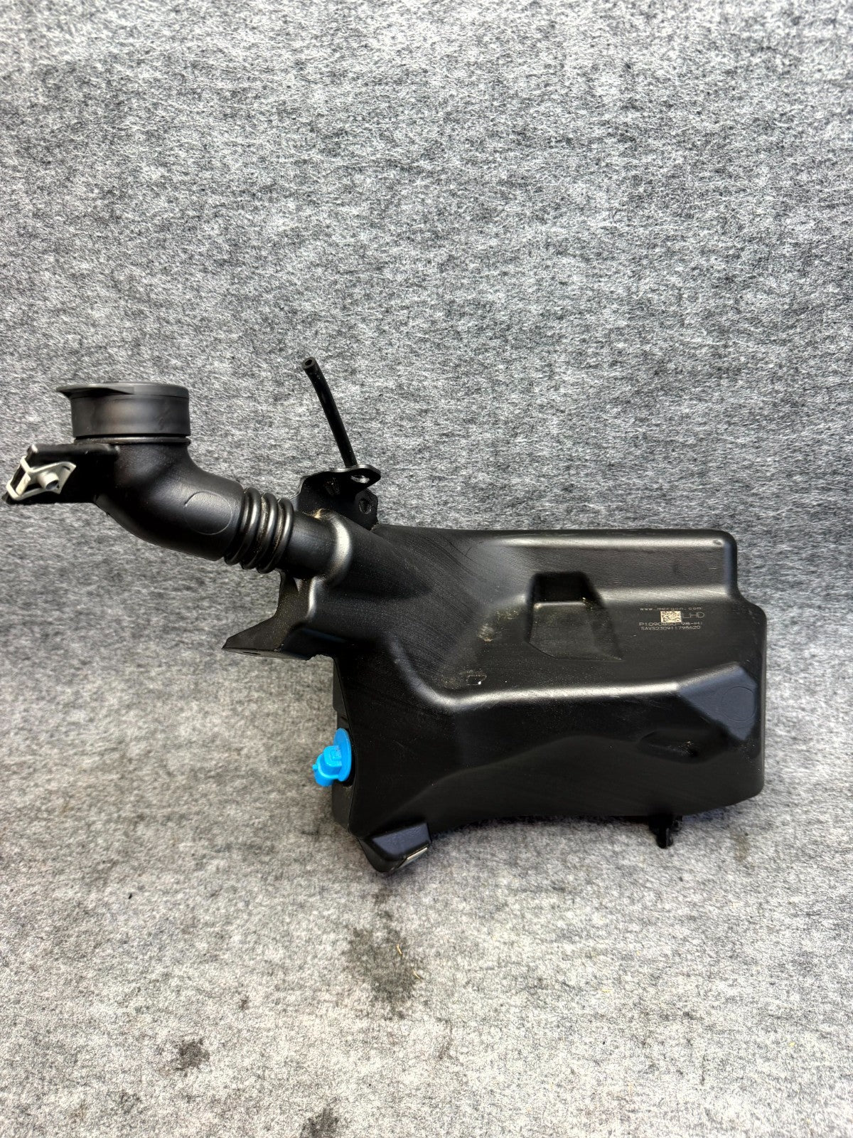 ♦️17-23 TESLA MODEL 3 WINDSHIELD WIPER WASHER FLUID RESERVOIR TANK OEM,109606200