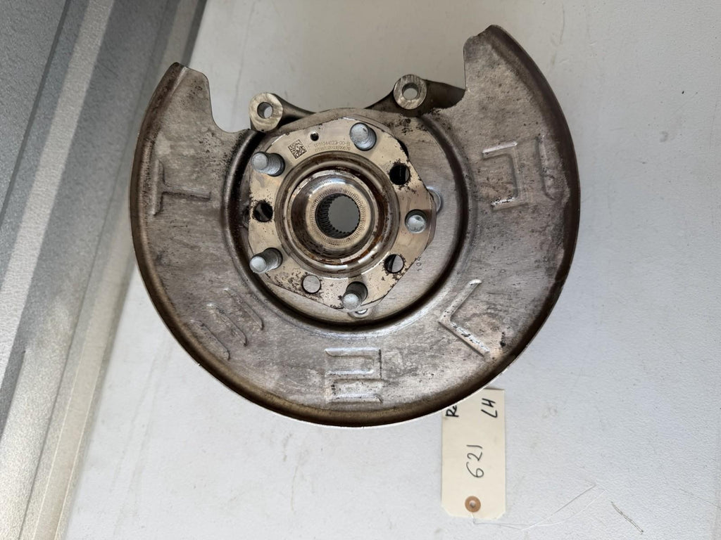 ♦️17-23 TESLA MODEL 3 REAR LEFT DRIVER SIDE SPINDLE KNUCKLE HUB OEM, 104441100G