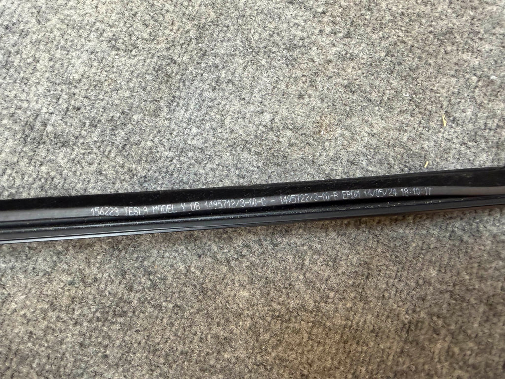 2020-2024 Tesla Model Y Door Seal Moulding 156223 1495712/3-00-C