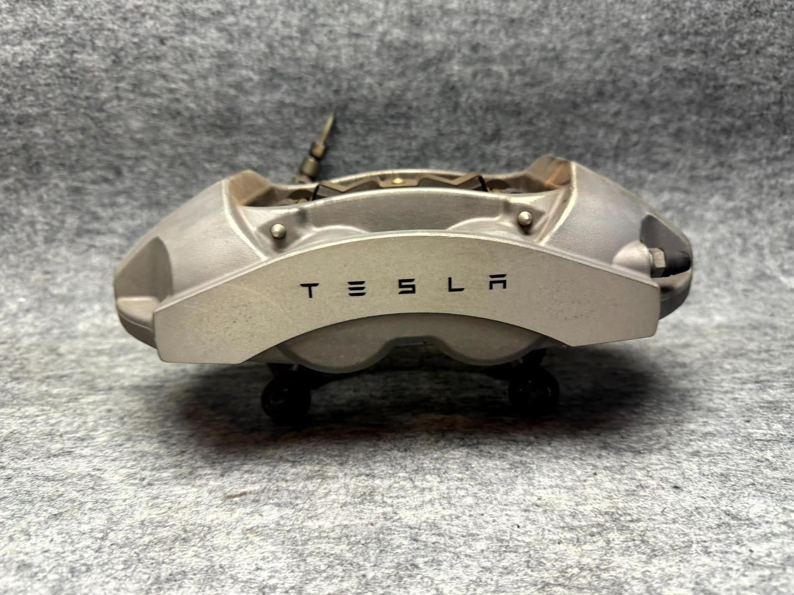 ♦️2017-2023 TESLA MODEL 3 FRONT RIGHT SIDE BRAKE CALLIPER OEM, 1044622-00-D