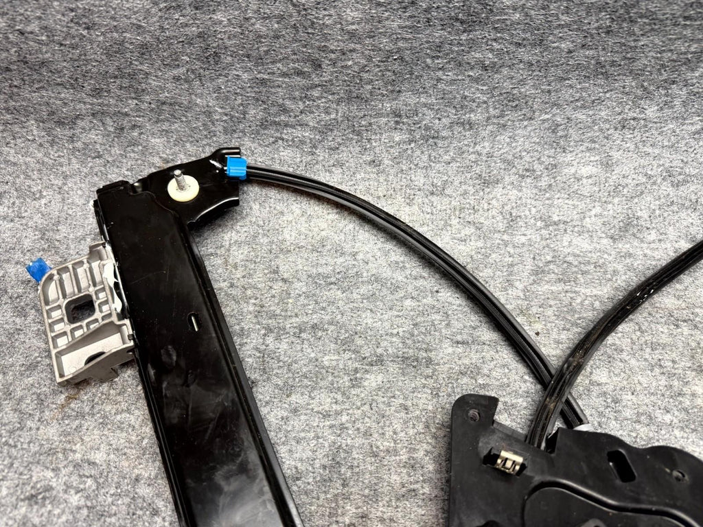 ♦️2017-2023 TESLA MODEL 3 FRONT LEFT WINDOW REGULATOR W/ MOTOR OEM, 1096620-14-J