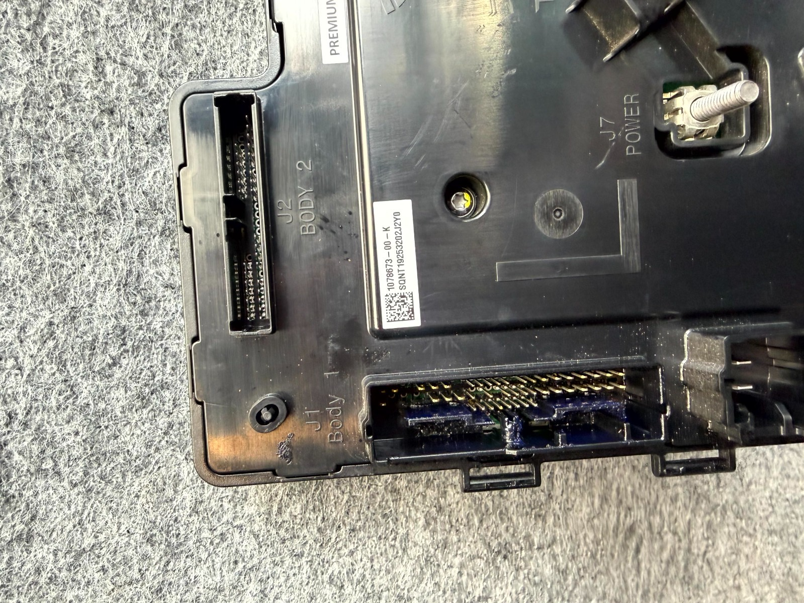 ♦️17-23 TESLA MODEL 3 FRONT LEFT SIDE VOLTAGE BODY CONTROL MODULE OEM, 107867300