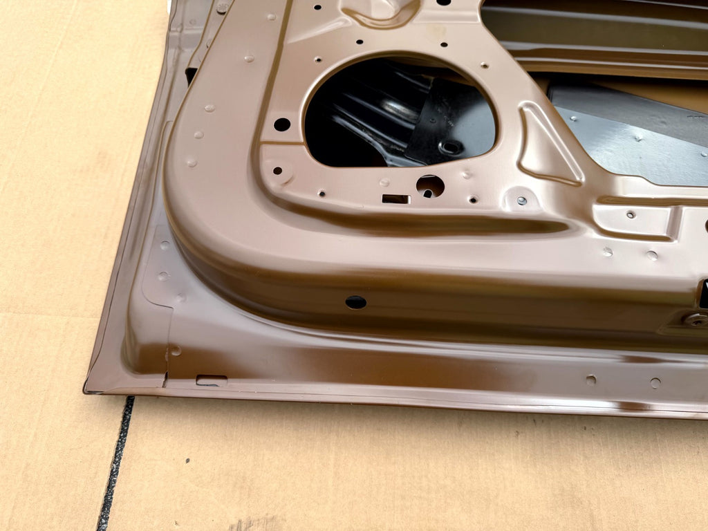 2024-2025 TESLA MODEL 3 FRONT RIGHT PASSENGER SIDE DOOR SHELL OEM, 1751846-E0-A