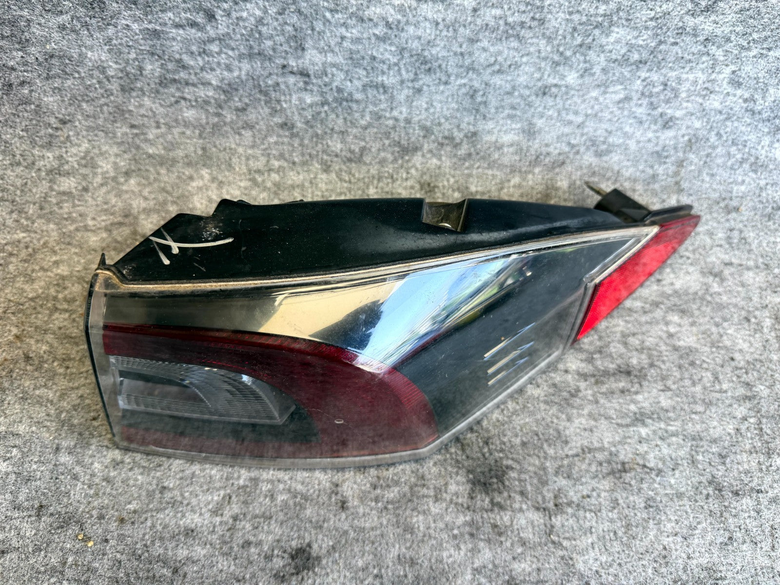 ♦️12-20 TESLA MODEL S REAR RIGHT TAILLIGHT LED OUTER TAIL LAMP OEM, 6005919-00-E